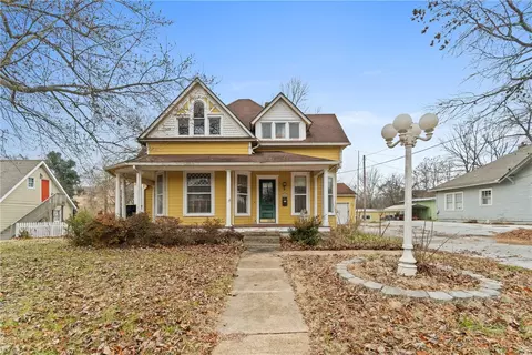 826 S Pine St, Harrison, AR 72601 photo 2