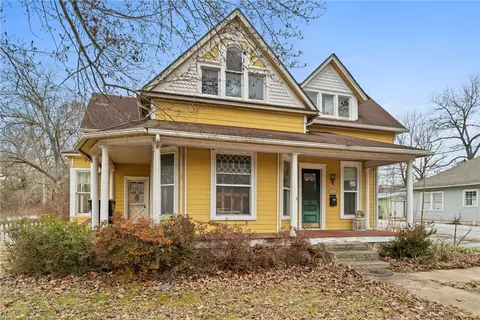826 S Pine St, Harrison, AR 72601 photo 3
