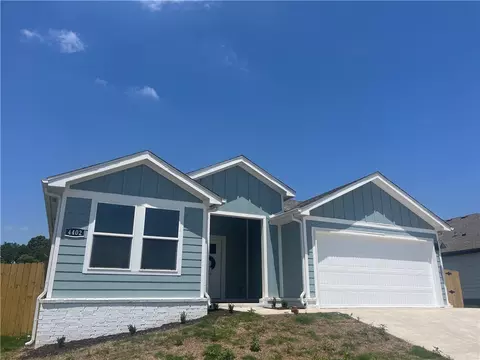 4402 W Glacier St, Fayetteville, AR 72704