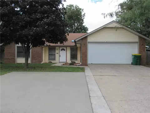 2008 Bluebird Dr, Springdale, AR 72764