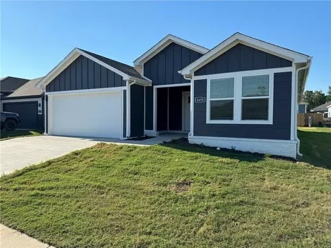 4458 W Canyon Run Dr, Fayetteville, AR 72704
