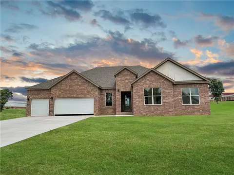 17692 Bryant Blvd, Springdale, AR 72764