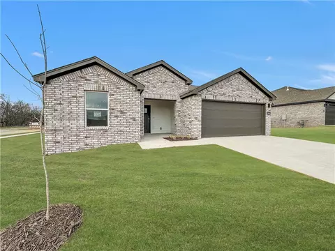 3880 Aryana Ave, Springdale, AR 72764