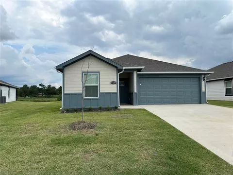 1329 Chavis St, Gentry, AR 72734