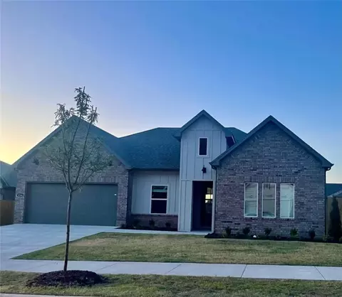 3204 E Coolridge St, Fayetteville, AR 72701