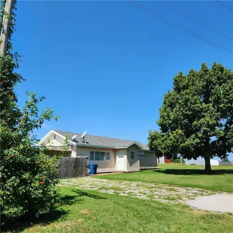 2098 Highway 12, Gentry, AR 72734
