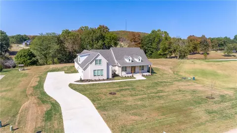 649 Winding Spring Dr, Fayetteville, AR 72703