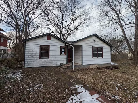 316 S Black Ave, Sulphur Springs, AR 72768