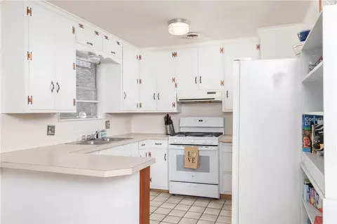207 Carlton St, Springdale, AR 72762