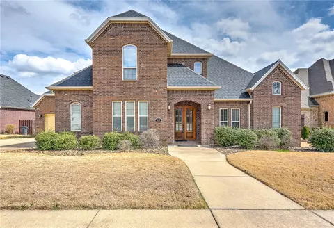 2307 The Peaks Blvd, Rogers, AR 72758