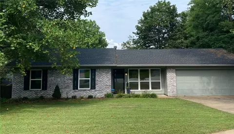 1756 N Creek Ct, Fayetteville, AR 72701