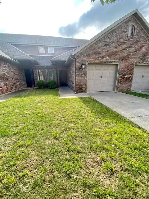3167 Montrail Pl, Fayetteville, AR 72704