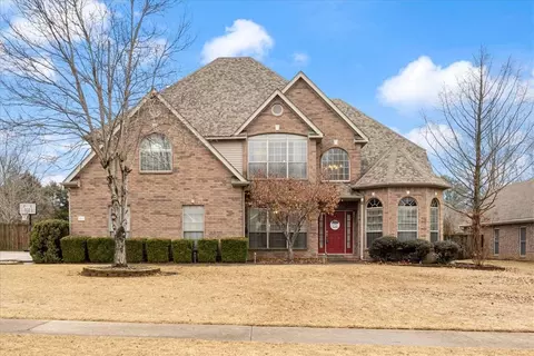1853 N Hartford Dr, Fayetteville, AR 72701