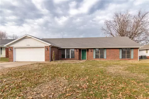 4004 Clark Ave, Springdale, AR 72762