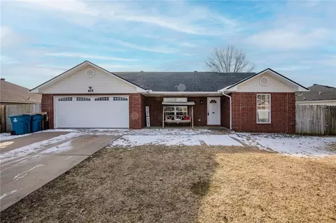 615 Birmingham St, Gravette, AR 72736