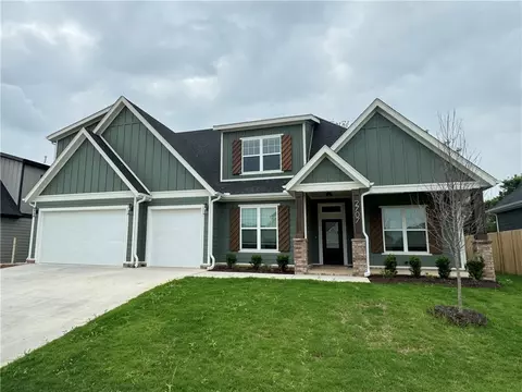 2707 Nova Ave, Lowell, AR 72745