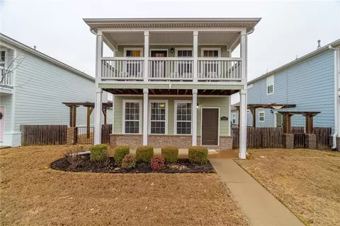 605 N Tennyson Ln, Fayetteville, AR 72704