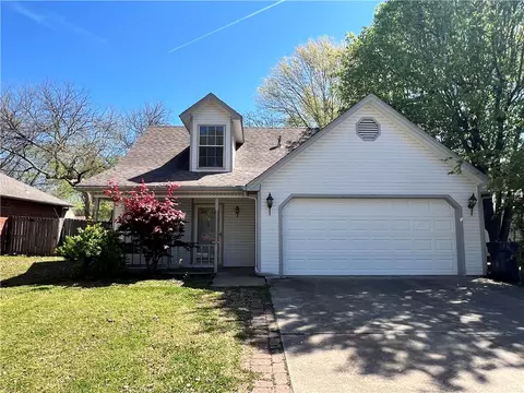 603 N 37th Pl, Rogers, AR 72756