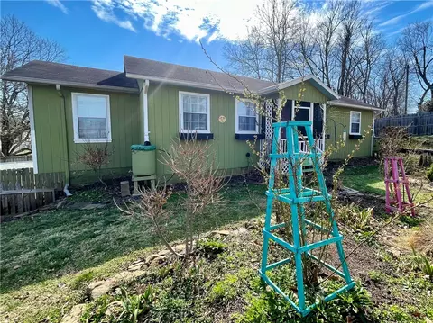 400 Harris St, Huntsville, AR 72740