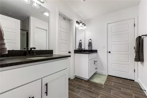Bath - 2050 Periwinkle Pl, Centerton, AR 72719 photo 1 of 3