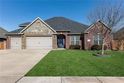 4515 W Buckeye Dr, Rogers, AR 72758