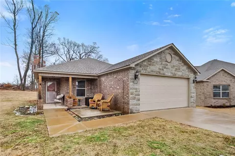4436 Douglas Ln, Springdale, AR 72762
