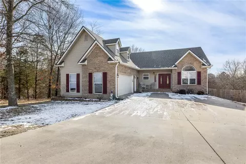 11 Charing Dr, Bella Vista, AR 72714