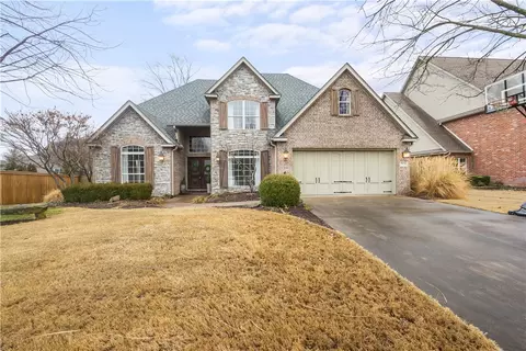 2530 N Kittery Ln, Fayetteville, AR 72703