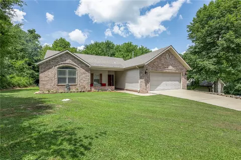 1 Holt Ln, Bella Vista, AR 72715