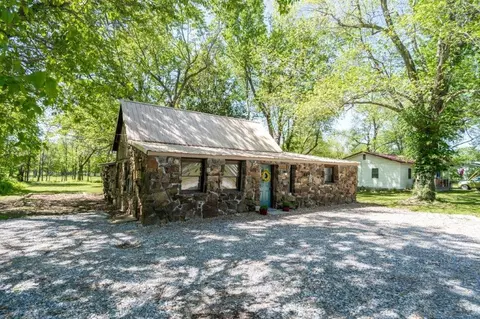 1561 E Pine St, Westville, OK 74965