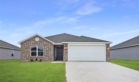1604 S Pampas St, Siloam Springs, AR 72761