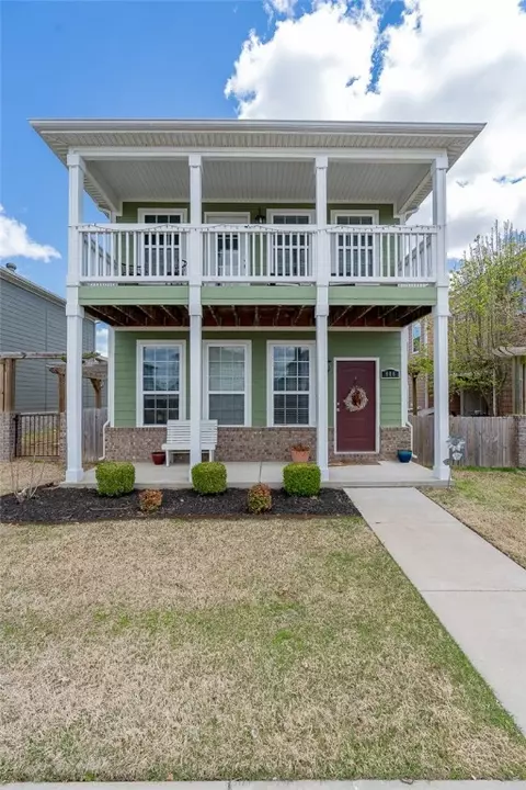 606 N Tennyson Ln, Fayetteville, AR 72704