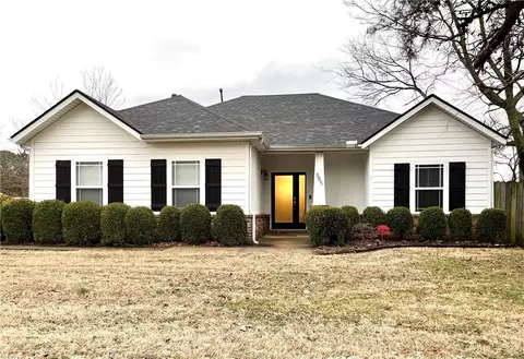 885 E Township Rd, Fayetteville, AR 72703