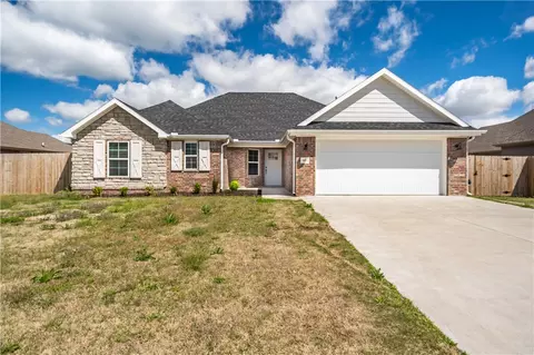 1152 Giulia Ave, Springdale, AR 72762