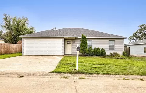 22043 Annette Dr, Siloam Springs, AR 72761
