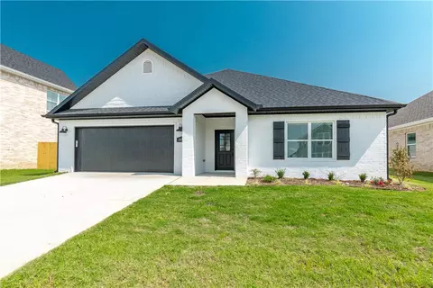 4860 W Triangle St, Fayetteville, AR 72704