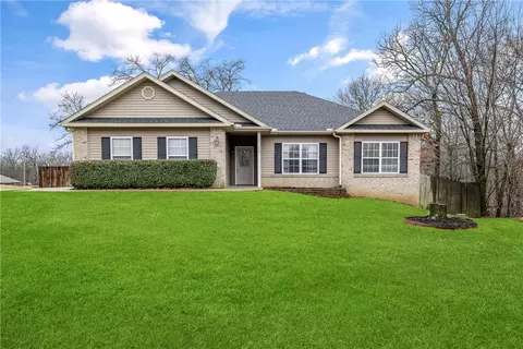 17 Granshire Dr, Bella Vista, AR 72714