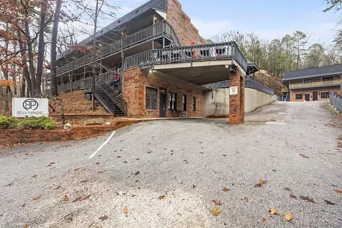 140 S Main St #10, Eureka Springs, AR 72632