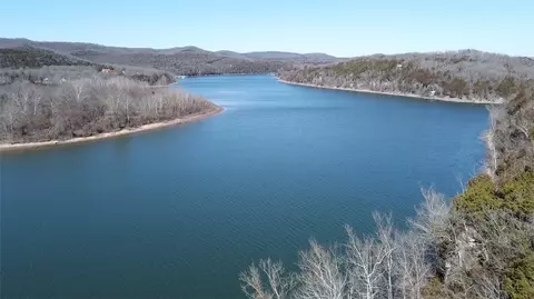 103 Table Rock Dr, Holiday Island, AR 72631