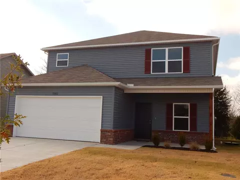 5082 W Claxton Cir, Fayetteville, AR 72704