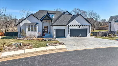 3110 Laurel Cir, Centerton, AR 72719