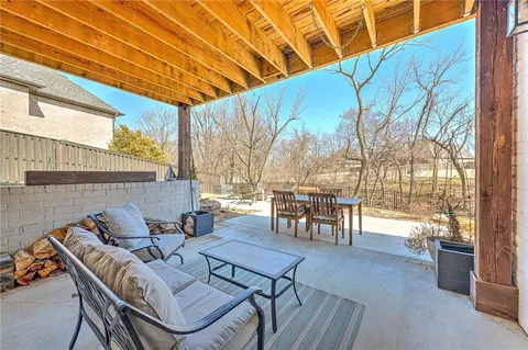 Exterior - 3110 Laurel Cir, Centerton, AR 72719 photo 6 of 7