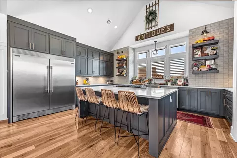 Kitchen - 3110 Laurel Cir, Centerton, AR 72719 photo 5 of 9