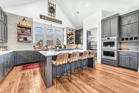 Kitchen - 3110 Laurel Cir, Centerton, AR 72719 photo 6 of 9