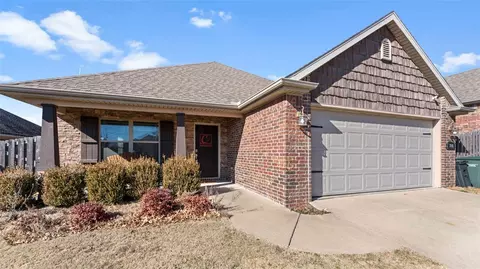 3095 N Autumn Rose Ave, Fayetteville, AR 72704