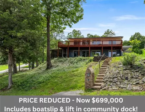 8023 Portwood Ln, Rogers, AR 72756