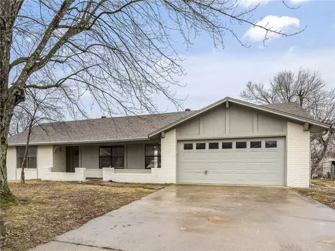 1113 W Banz Rd, Rogers, AR 72758