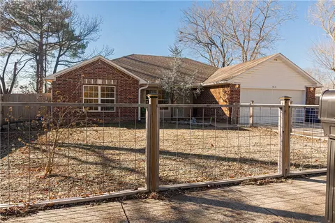 914 Lewis Cir, Siloam Springs, AR 72761