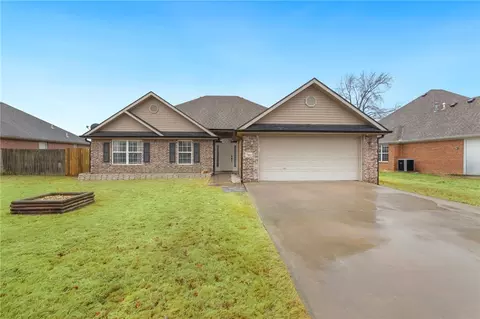 701 Walker St, Centerton, AR 72719
