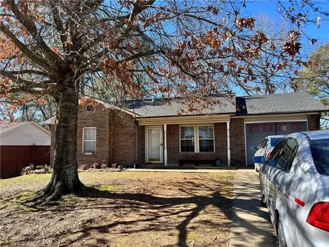 2205 Quarry Dr, Van Buren, AR 72956